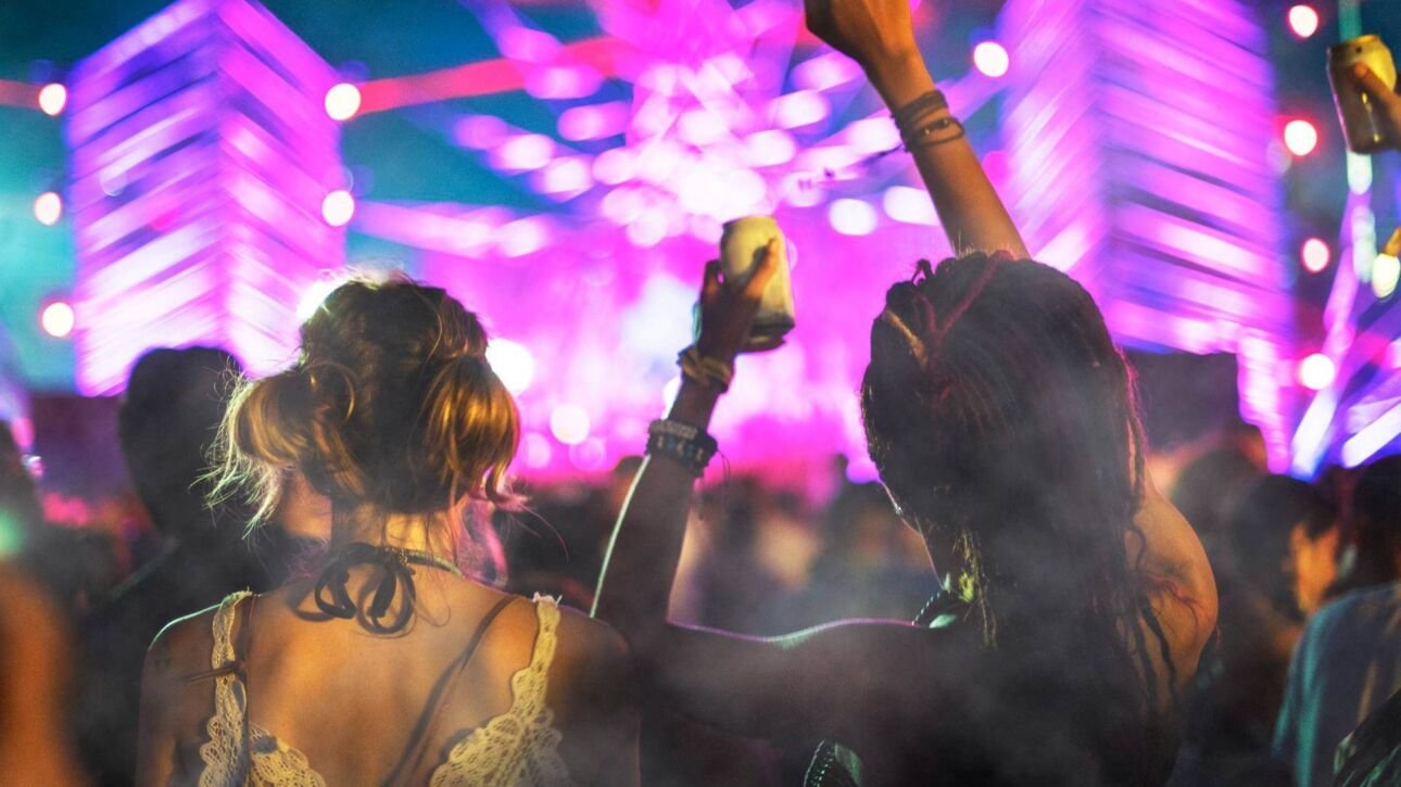 party-charter-perth-background-24-cut